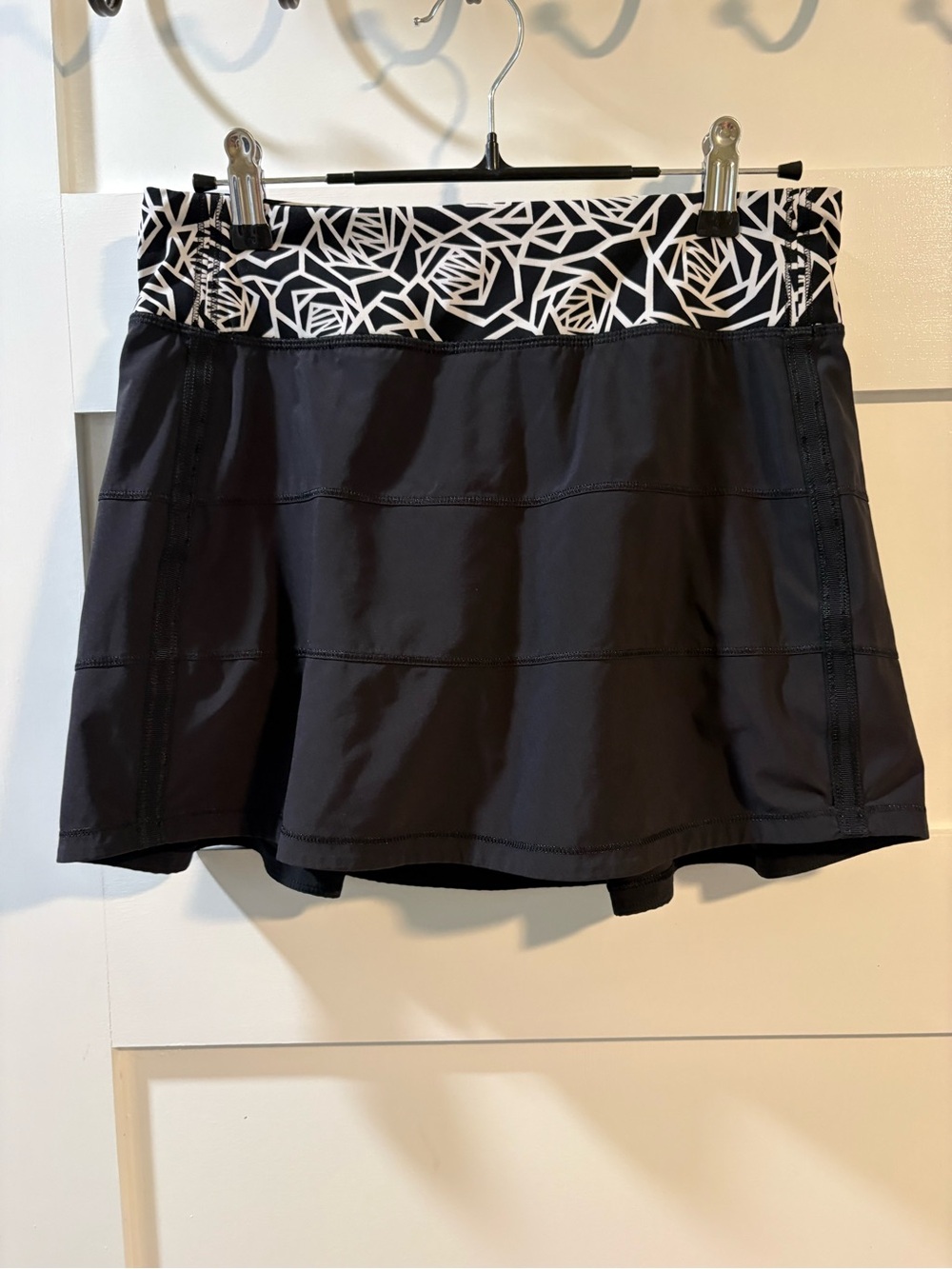 Lululemon Pace Rival skort Size 4 Black Tennis Running Skirt Shorts - Picture 2 of 6
